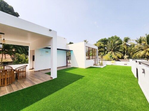 The Elegance
Peaceful Residential area. 2KM away from the beach and city centre