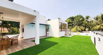 The Elegance
Peaceful Residential area. 2KM away from the beach and city centre