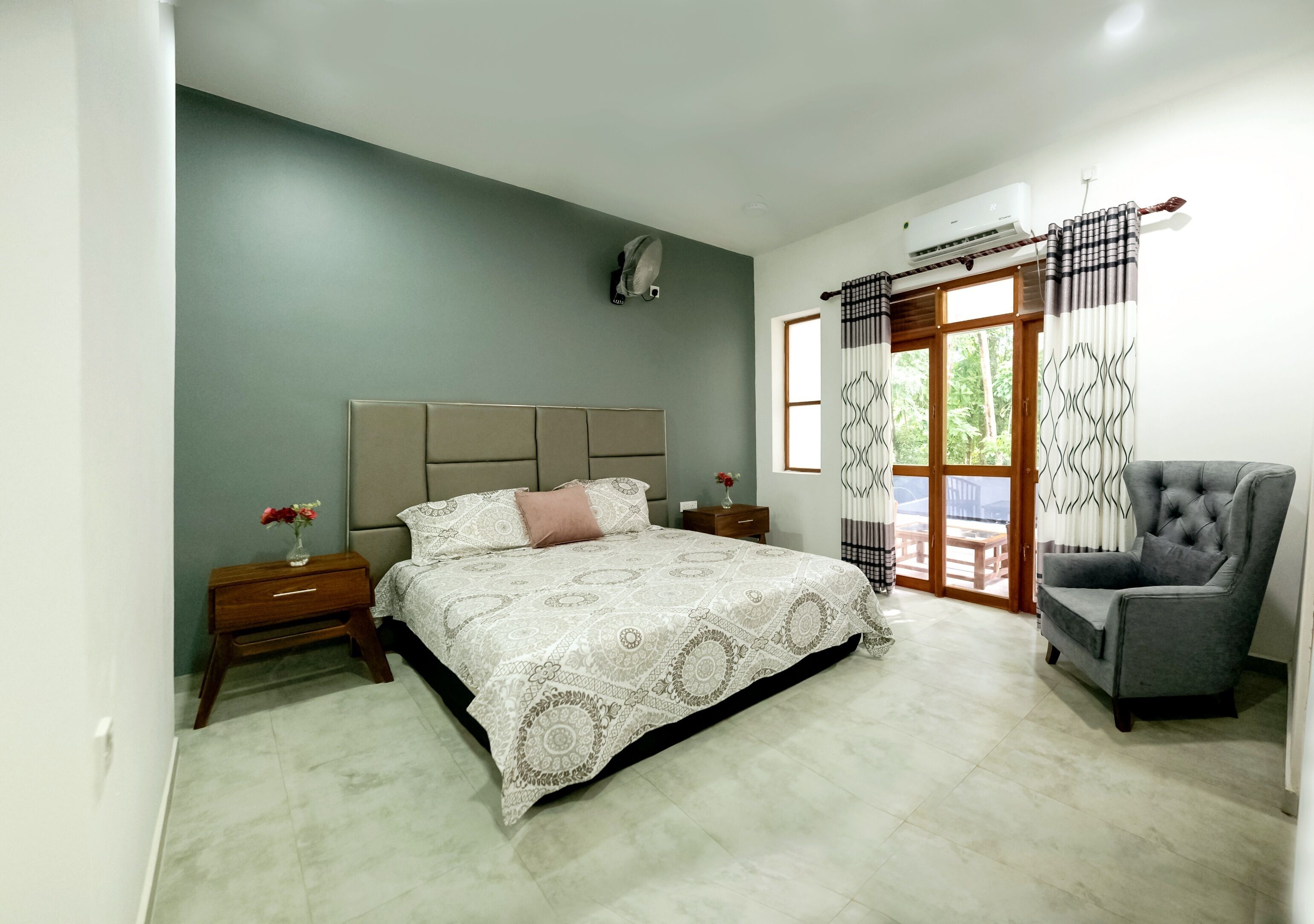 4 quartos, ferros/tábuas de passar roupa, Wi-Fi, roupa de cama