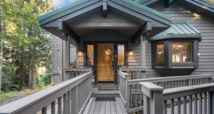Luxury Tahoe Vacation Rental w/HotTub & Lake Views