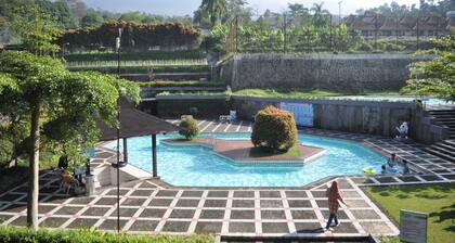 Queen Garden Hotel by Salak Hospitality