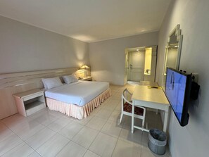 Superior Double or Twin Room, Balcony, Mountain View | Desk, free WiFi - Queen Garden Hotel by Salak Hospitality (Baturaden)