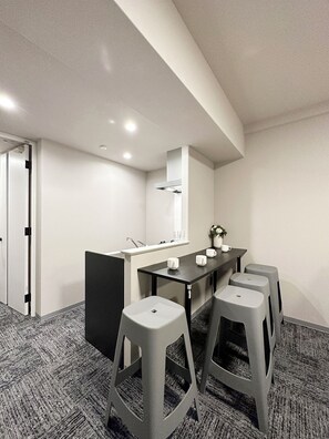 Free WiFi, bed sheets - Lifement Glanz (Hiroshima)