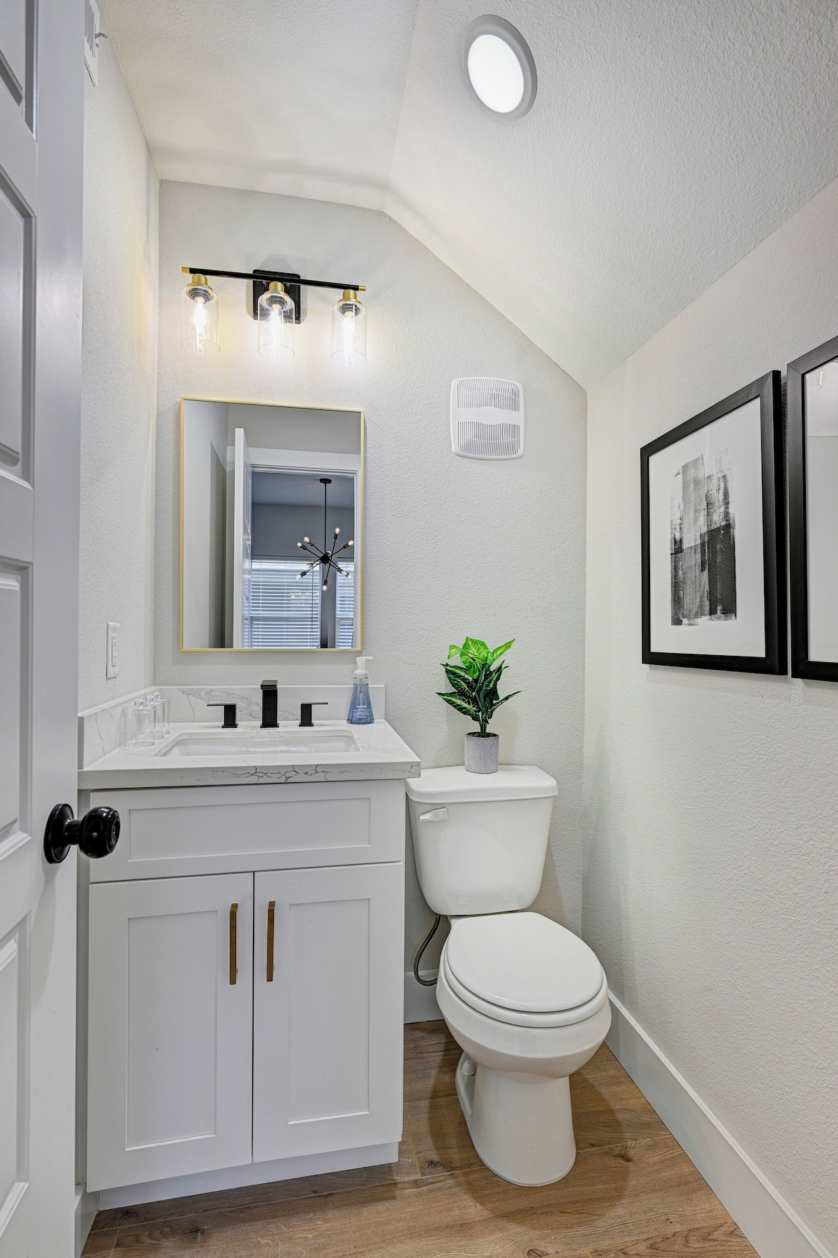 Photo 59 of Spacious 8BR 10BA Houston Retreat with Private Suites Ideal for Family Reunions