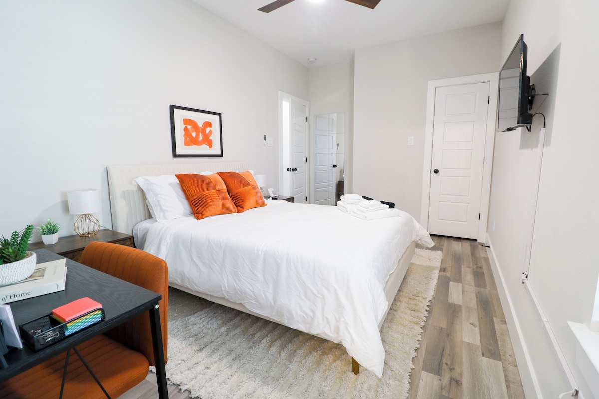 Photo 53 of Spacious 8BR 10BA Houston Retreat with Private Suites Ideal for Family Reunions