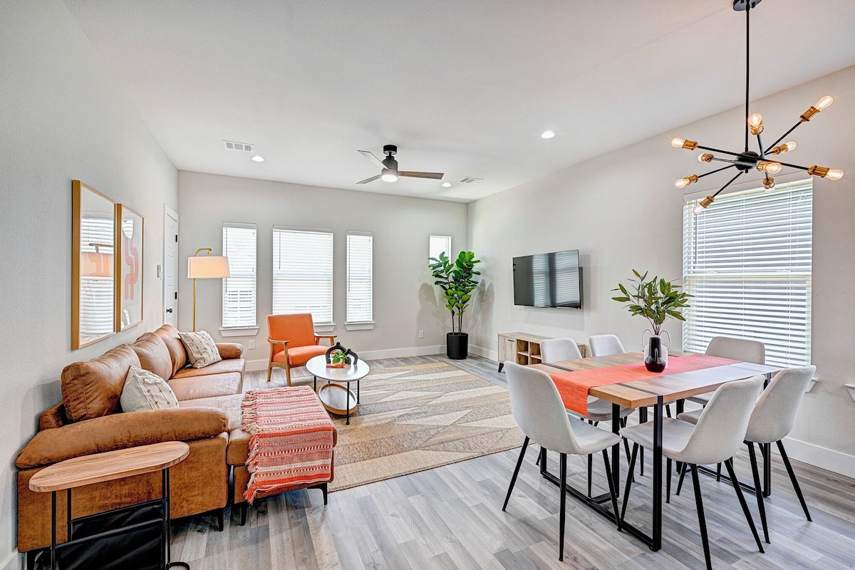 Photo 13 of Spacious 8BR 10BA Houston Retreat with Private Suites Ideal for Family Reunions