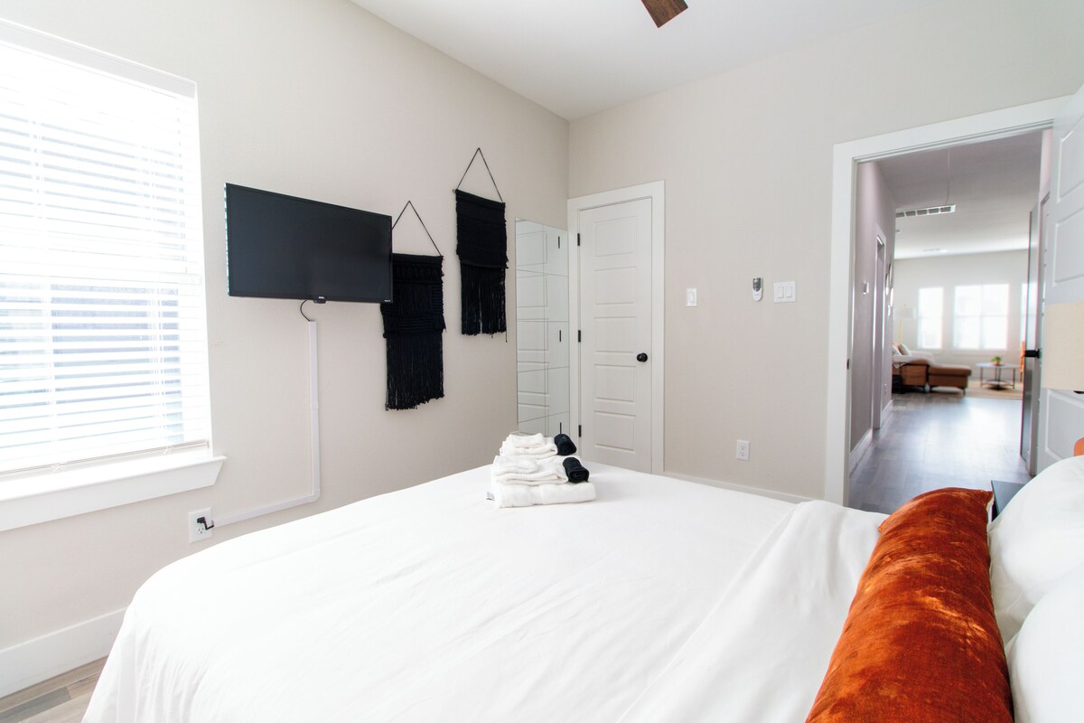 Photo 58 of Spacious 8BR 10BA Houston Retreat with Private Suites Ideal for Family Reunions