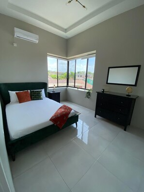 5 bedrooms, desk, iron/ironing board, free WiFi