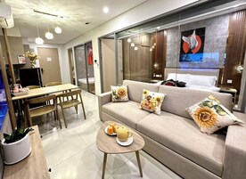 Deluxe Apartment | Premium bedding, minibar, soundproofing, iron/ironing board