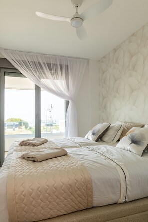 3 chambres, fer et planche à repasser, Wi-Fi, draps fournis