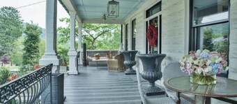 Boutiq Inn 7Magnolias:MANDARIN JEWEL-Gourmet Bfast