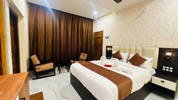 Deluxe Double Room, Balcony, Pool View | Desk, laptop workspace, free WiFi