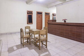 Lobby sitting area - Hotel O Sukarame Near Universitas Uin Raden Inten  Formerly Family Inn (Bandar Lampung)