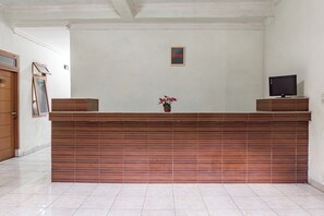 Reception - Hotel O Sukarame Near Universitas Uin Raden Inten  Formerly Family Inn (Bandar Lampung)