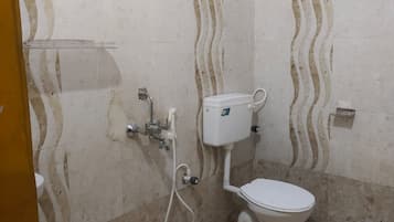 Deluxe Double Room, City View | Bathroom