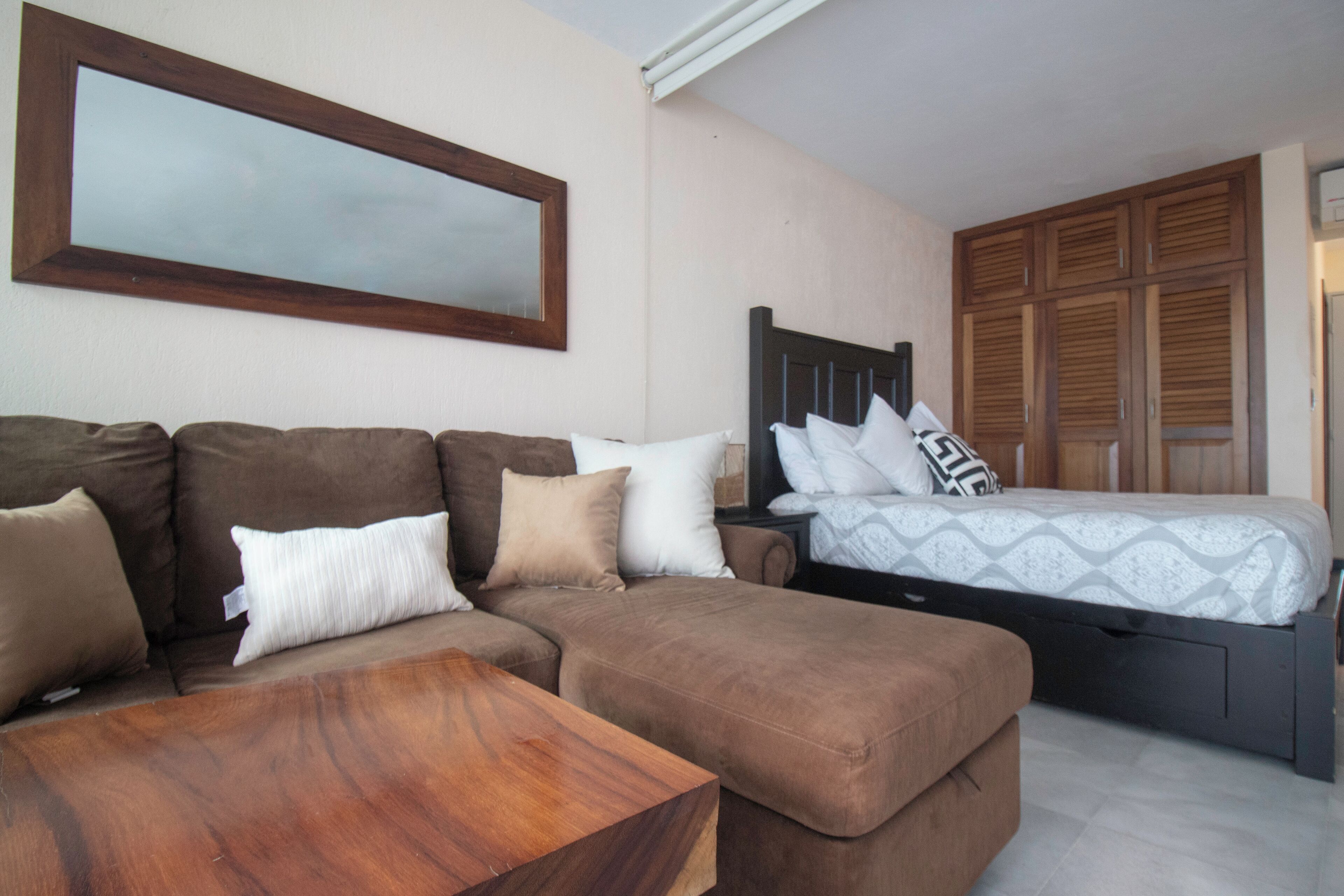 1 habitación, escritorio, wifi y ropa de cama 