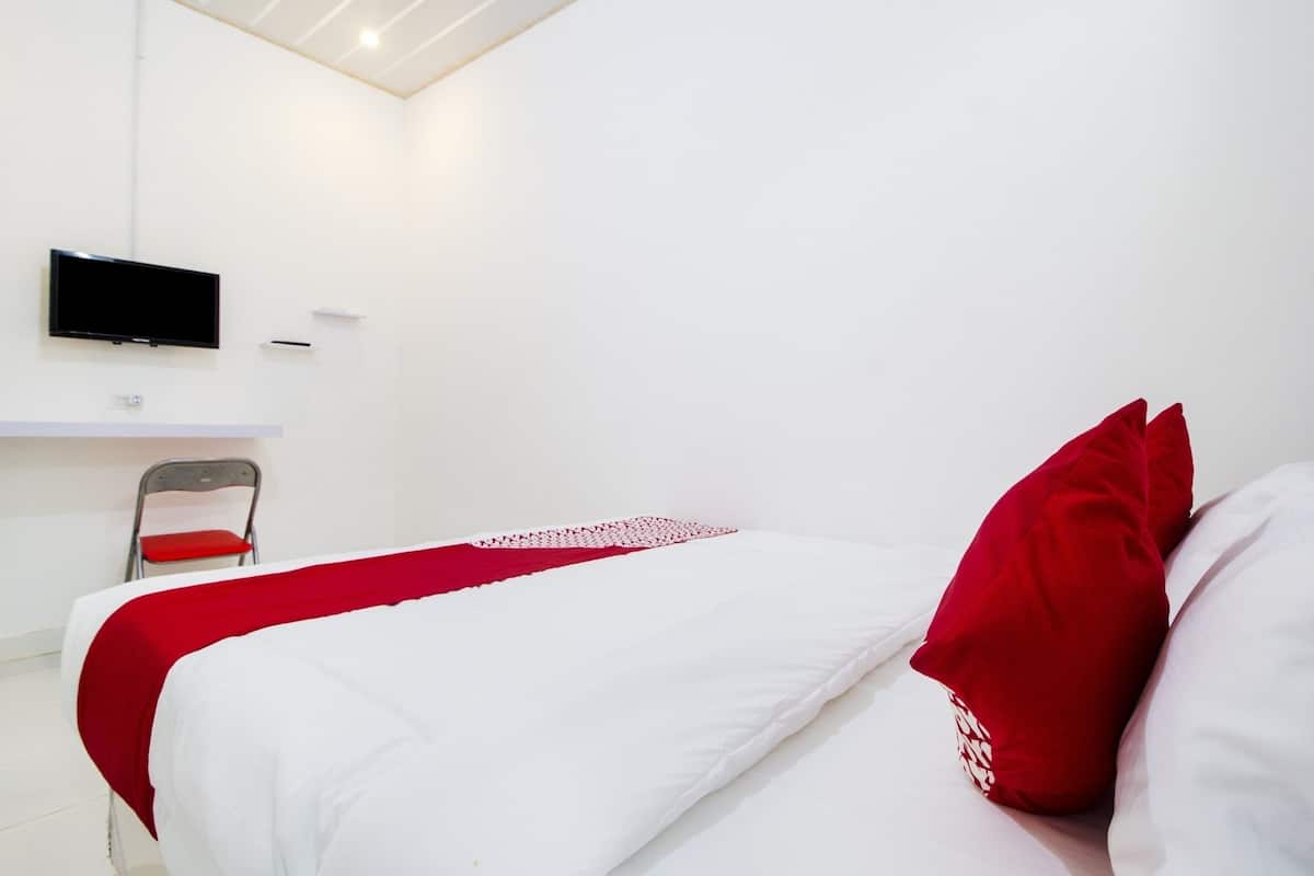 Deluxe Double Room | Soundproofing, bed sheets