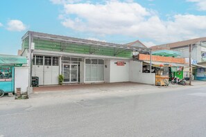 Front of property - Hotel O Sukarame Near Universitas Islam Negeri Raden Intan Lampung Formerly Hotel Legundi (Bandar Lampung)