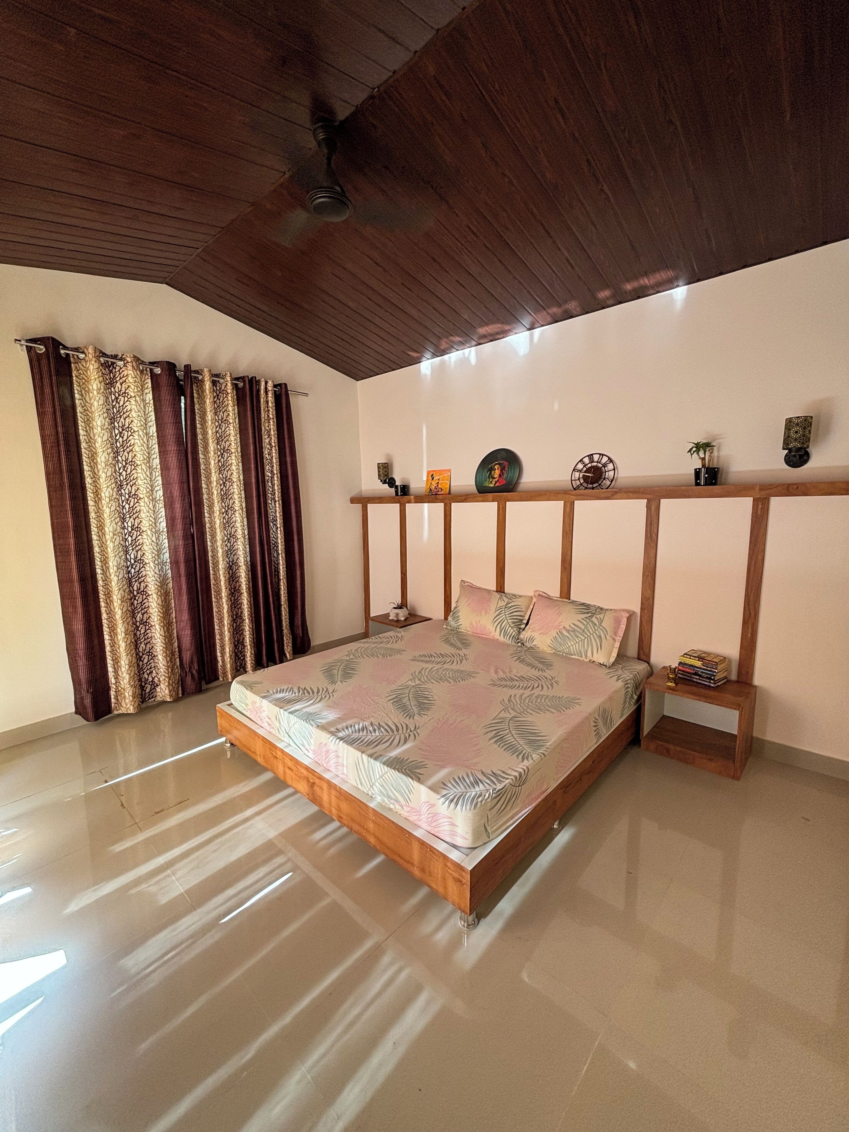 2 bedrooms, WiFi, bed sheets