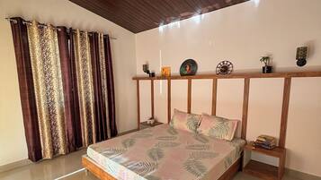 2 bedrooms, WiFi, bed sheets