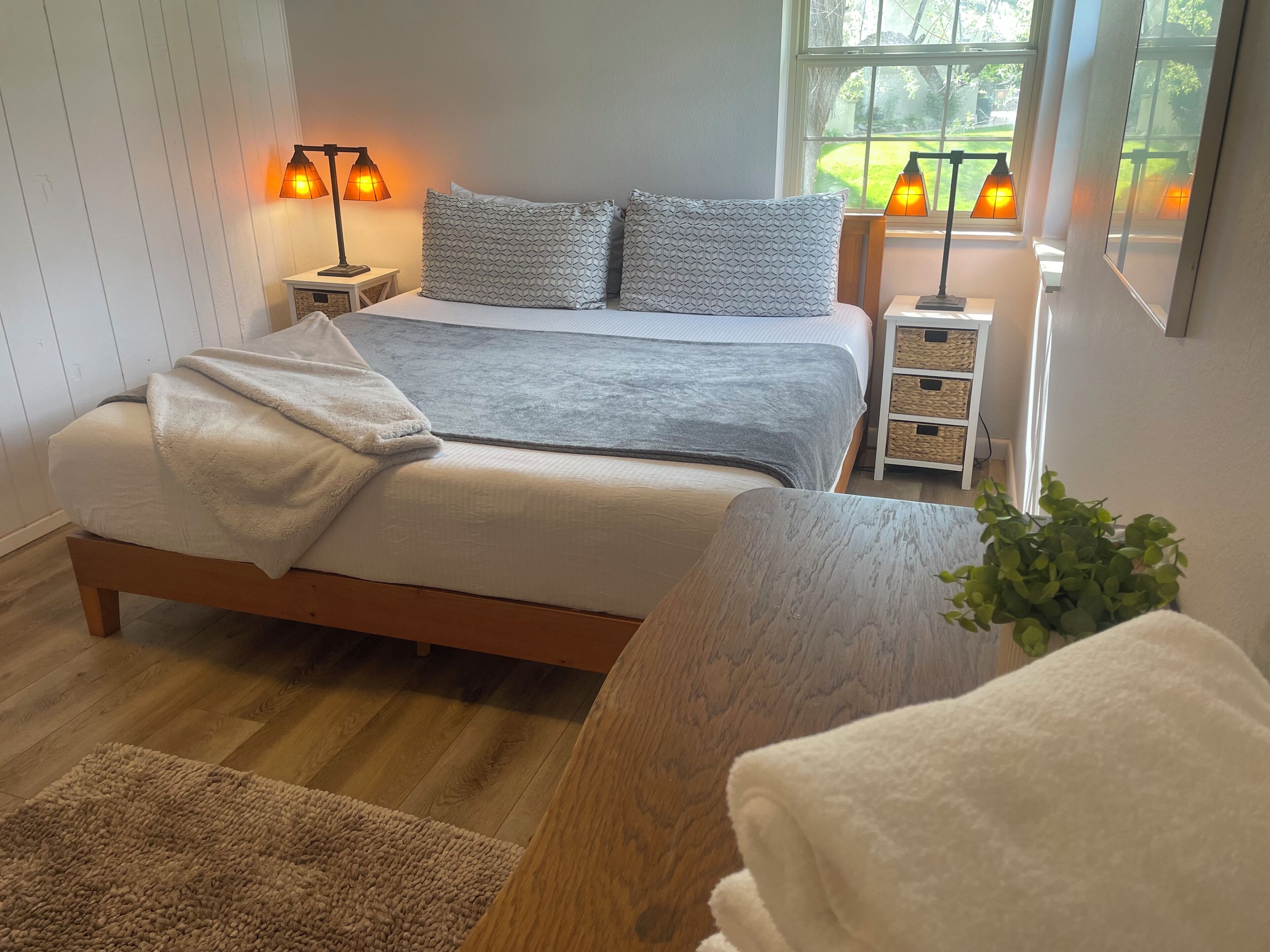 4 chambres, fer et planche à repasser, Wi-Fi, draps fournis