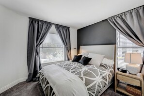 3 chambres, bureau, fer et planche à repasser, Wi-Fi gratuit