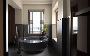 Design-Zimmer | Badezimmer | Designer-Toilettenartikel, Haartrockner, Bademäntel, Hausschuhe