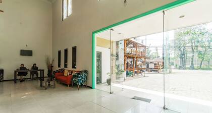 Hotel O Arjosari Near Plaza Araya Formerly Hotel Nugraha