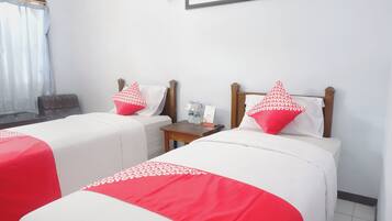 Standard Twin Room | Premium bedding, WiFi (free), bed sheets