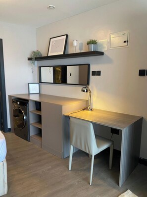 Estudio Deluxe, vista a la ciudad | 2 habitaciones, escritorio y wifi gratis
