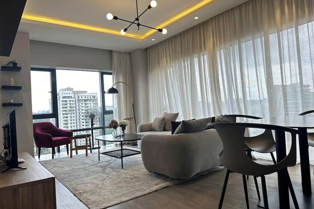 Escada Apartments