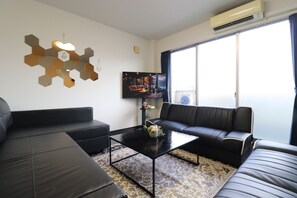 Flat-screen TV - Ideal Yuuhigaoka (Osaka)