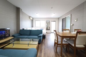 Flat-screen TV - Ideal Yuuhigaoka (Osaka)