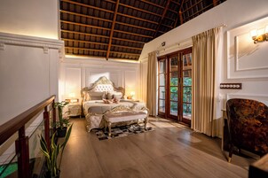 Premium bedding, desk, free WiFi, bed sheets