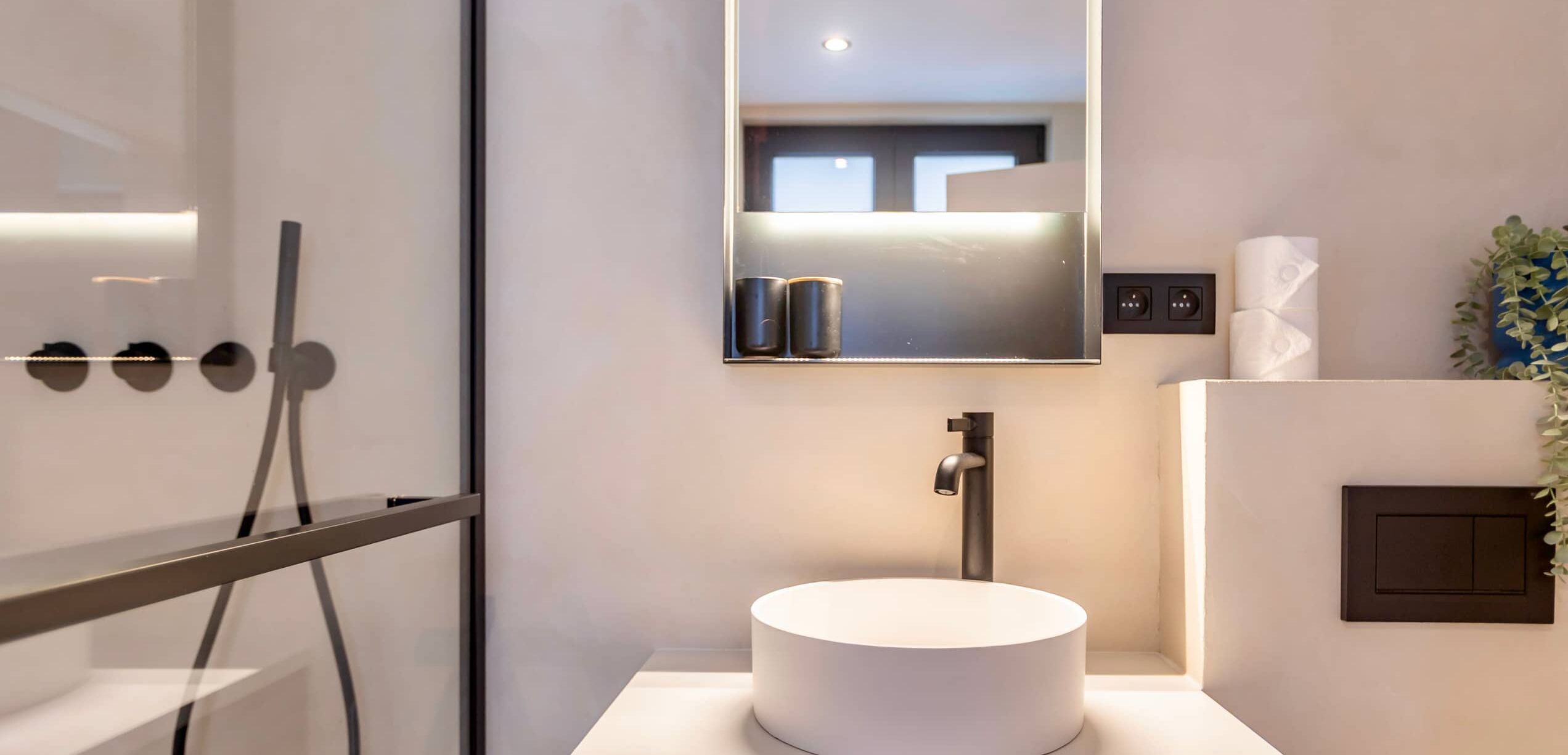 Douche, séchoir à cheveux