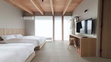 3 bedrooms, premium bedding, down comforters, free WiFi