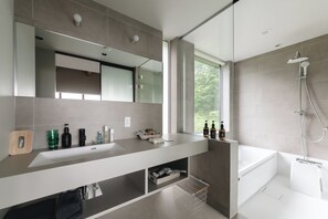 Villa Supérieure, vue partielle sur l'océan | Salle de bain