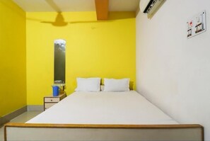 Single Room, Balcony, City View | Free WiFi, bed sheets