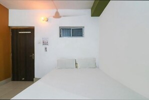 Single Room, Balcony, City View | Wi-fi percuma, cadar katil 