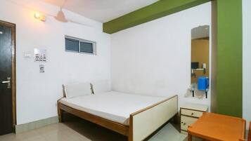 Single Room, Balcony, City View | Free WiFi, bed sheets