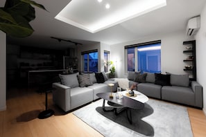 Flat-screen TV - THE VERITE (Asahikawa)