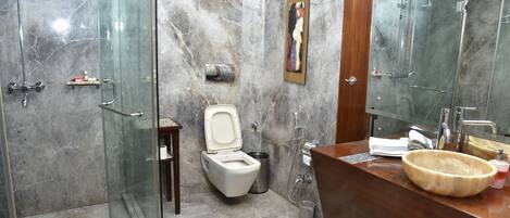 Exclusive Double Room | Bathroom | Free toiletries, slippers, towels, soap