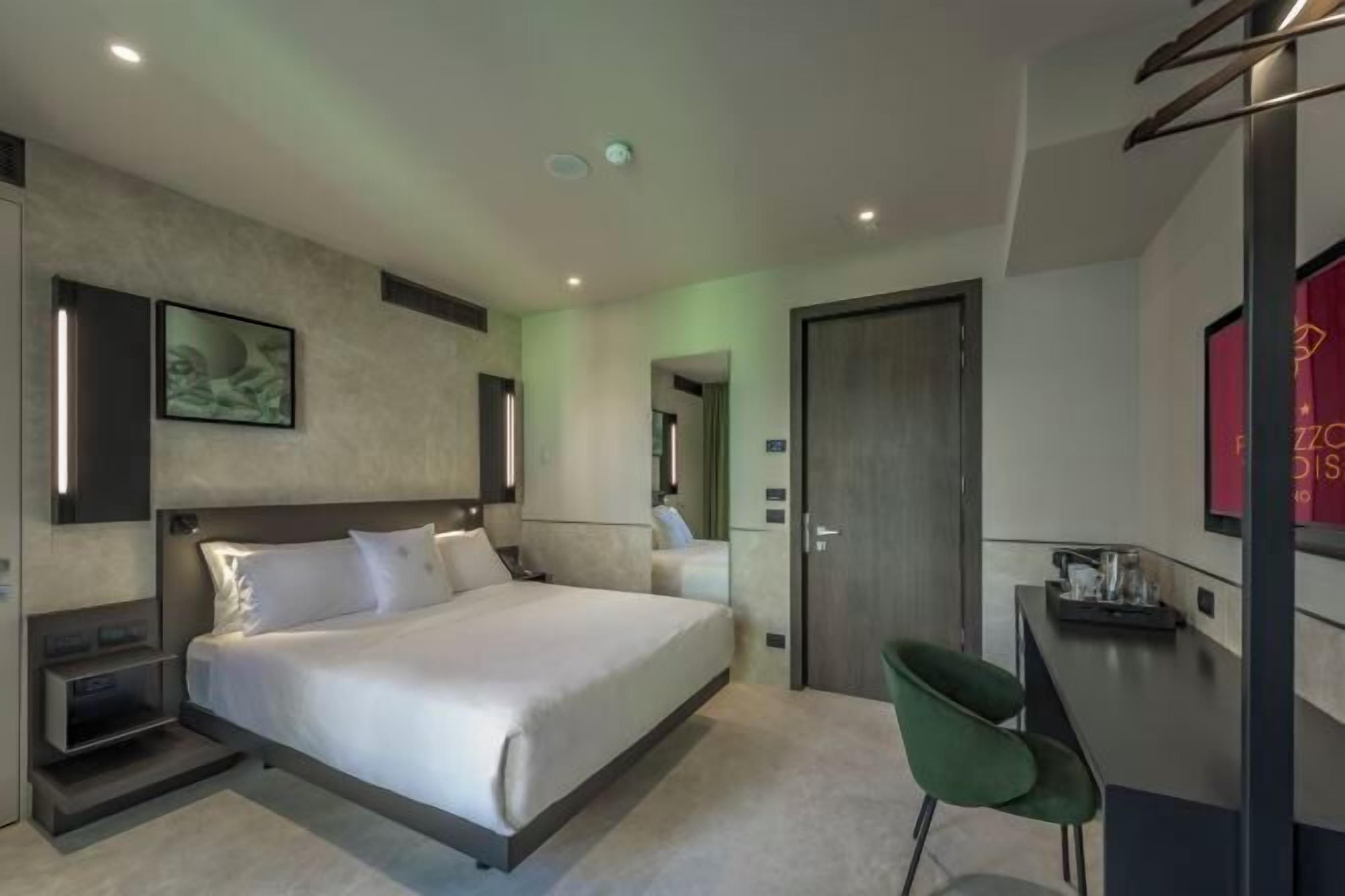 Couette en duvet d'oie, minibar, coffres-forts dans les chambres, bureau