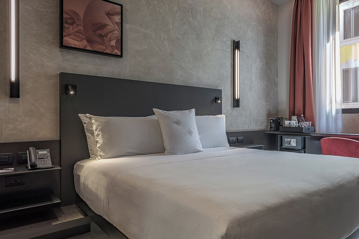Superior Double Room, 1 Queen Bed | Down comforters, minibar, in-room safe, desk
