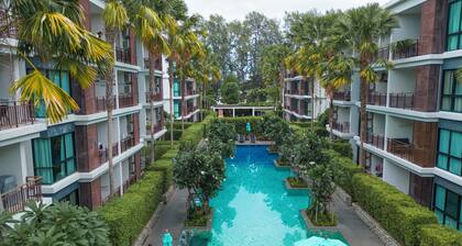 Chic Condo Just 100m from the Shore c130