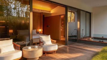 Superior-Zimmer, 1 King-Bett (Private Heated Pool, Expo Park View)