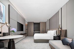 Deluxe-herbergi - 1 stórt tvíbreitt rúm | Hljóðeinangrun, ókeypis þráðlaus nettenging