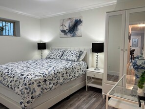 4 Schlafzimmer, Schreibtisch, Bügeleisen/Bügelbrett, WLAN