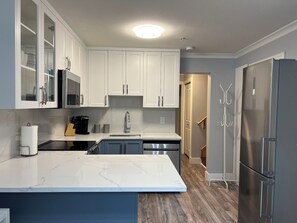 Fridge, microwave, oven, stovetop - 4 Bdrm Contemporary City Oasis Near PNE (Vancouver)
