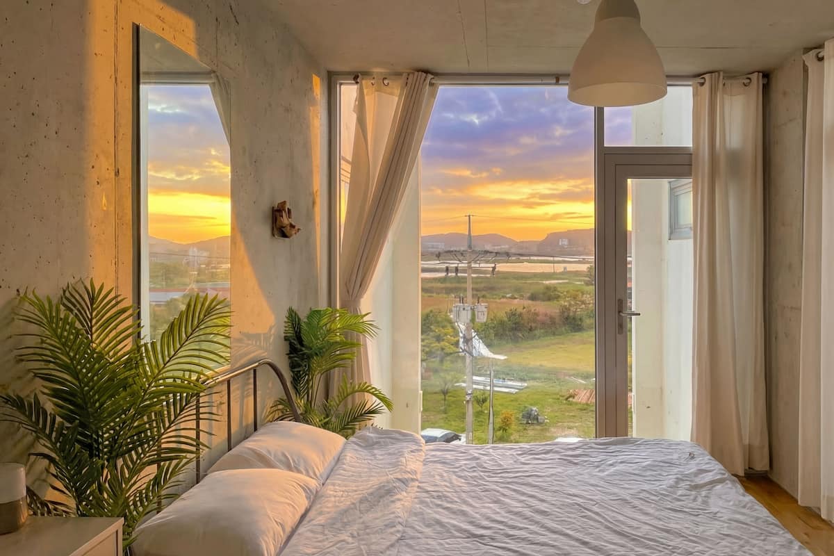 Luxury Room | Free WiFi, bed sheets